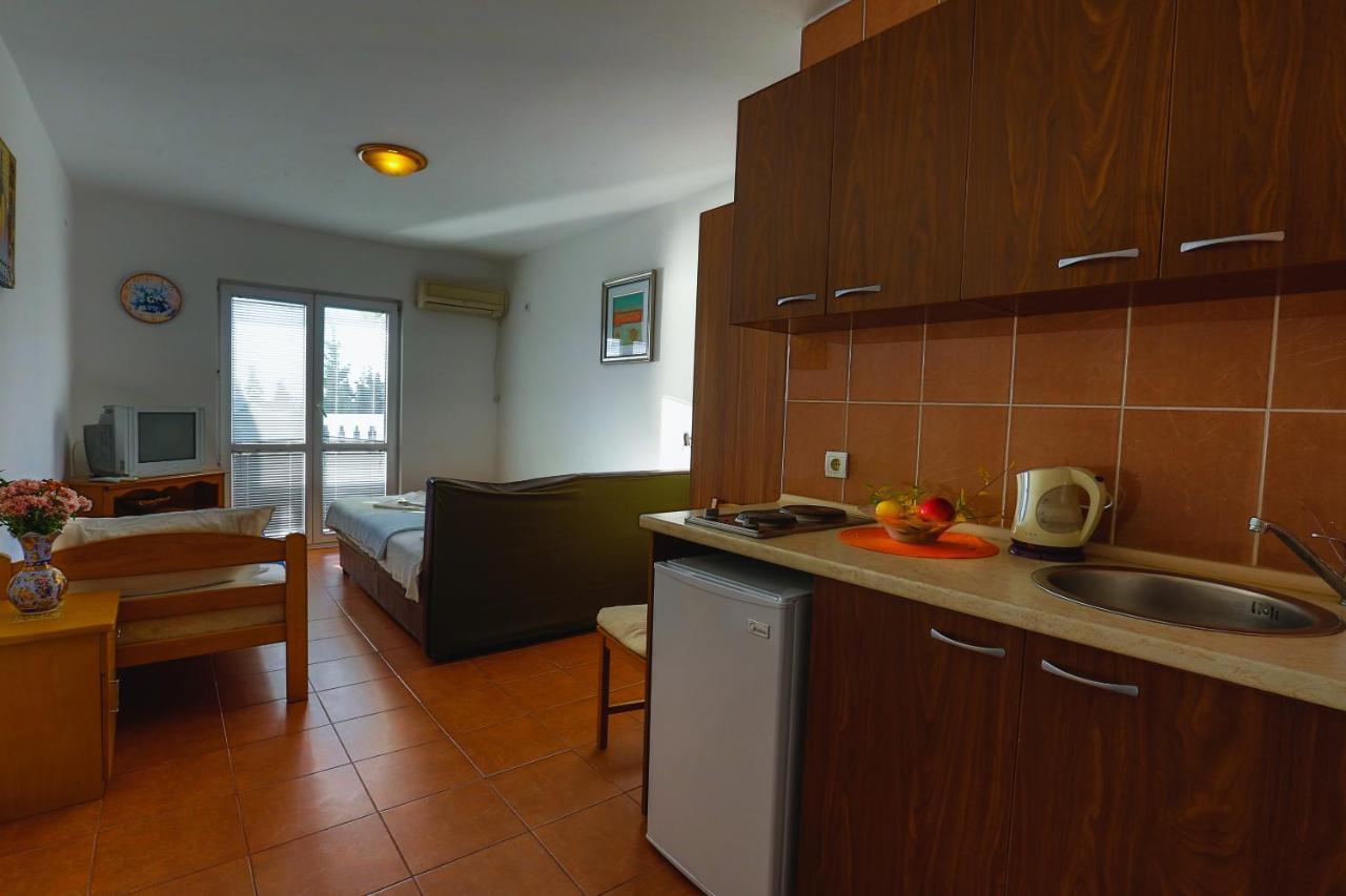 Guest House Perovic Сутоморе Екстер'єр фото